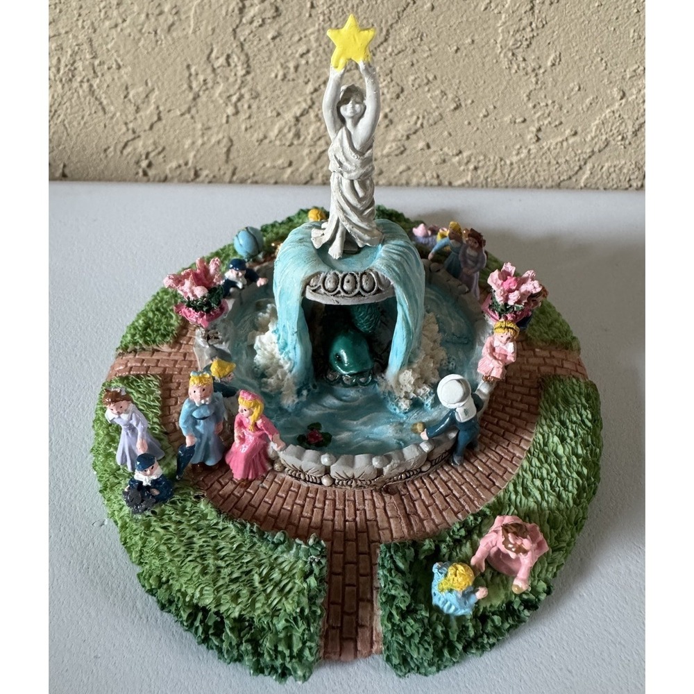 Liberty Falls Starlight Fountain AH245 Figurine‎ An Americana Collection 2001